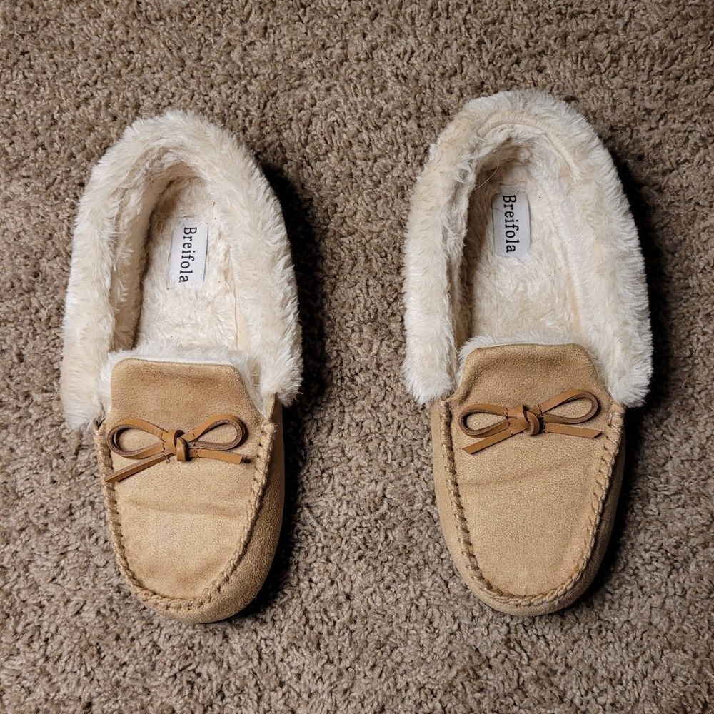 Women's Breifola Faux Suede Moccasin Slippers Size 9 Beige